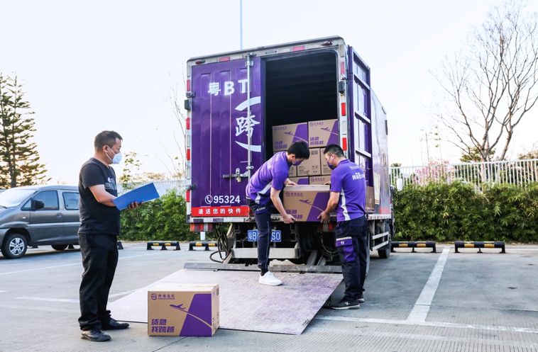 跨越速运查询水平持续提高 科技感体验感齐头并进