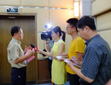 “柯有伦官宣老婆怀孕 娇妻8个月大孕肚曝光”