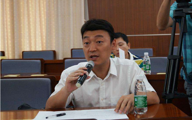 “印尼男孩集体割礼现场 现场惨叫连连哭成一片”
