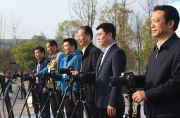 “从小踢足球会变成O型腿吗？踢球对孩子有什么利益？”