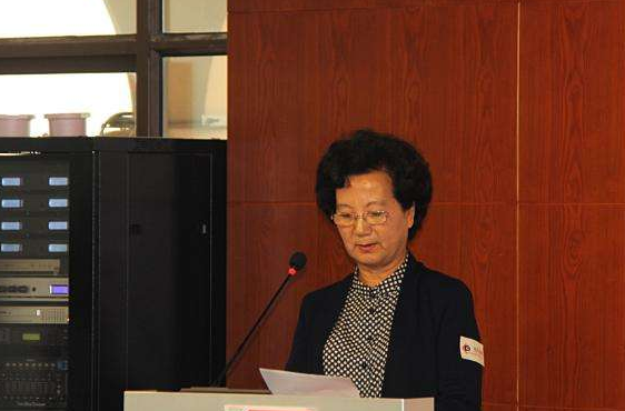 “揭秘暴利“乳铁”蛋白 专家称不宜盲目给孩子补”