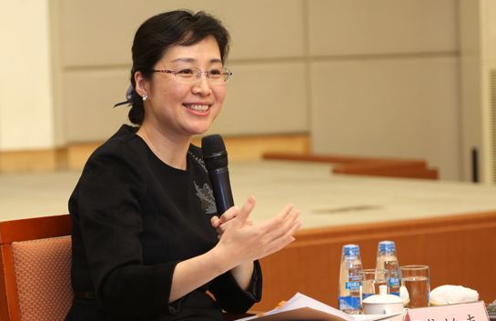 “英首相与女友订婚 将成首位任期内结婚的首相”