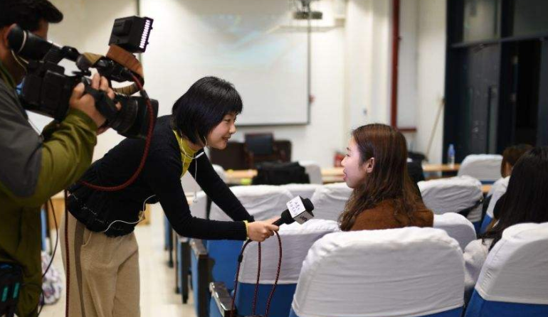 “小孩子热衷的屎尿屁话题，到底要持续多少年？”
